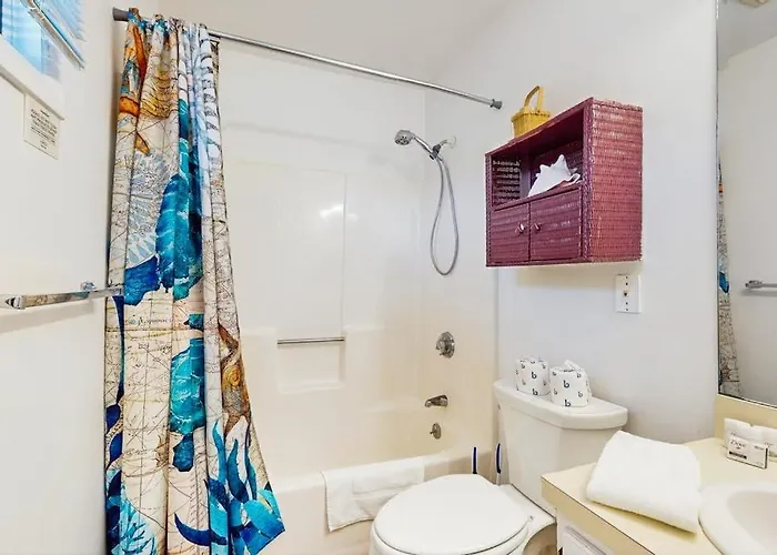 Large Studio With Patio And Pool